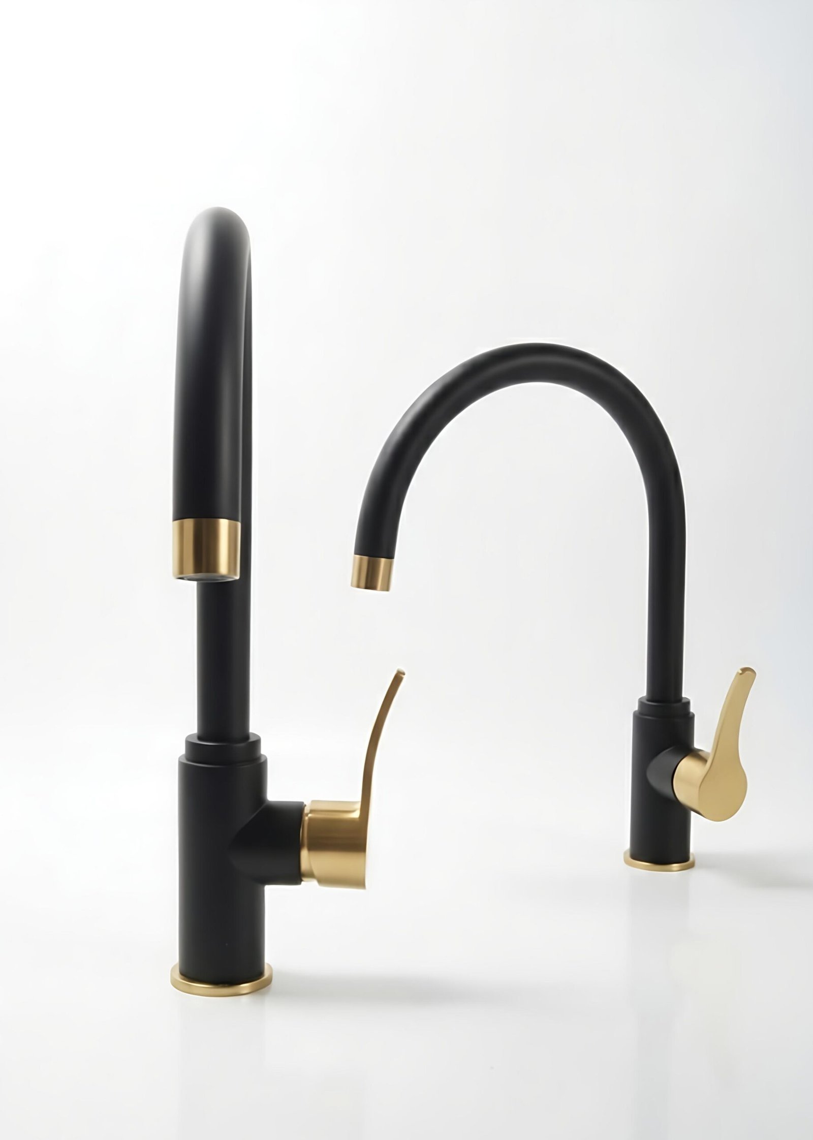 AI Kitchen Faucet with Black Matt and Gold.